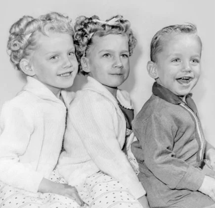online photo restoration services, photo restoration online, photo restoration services near me